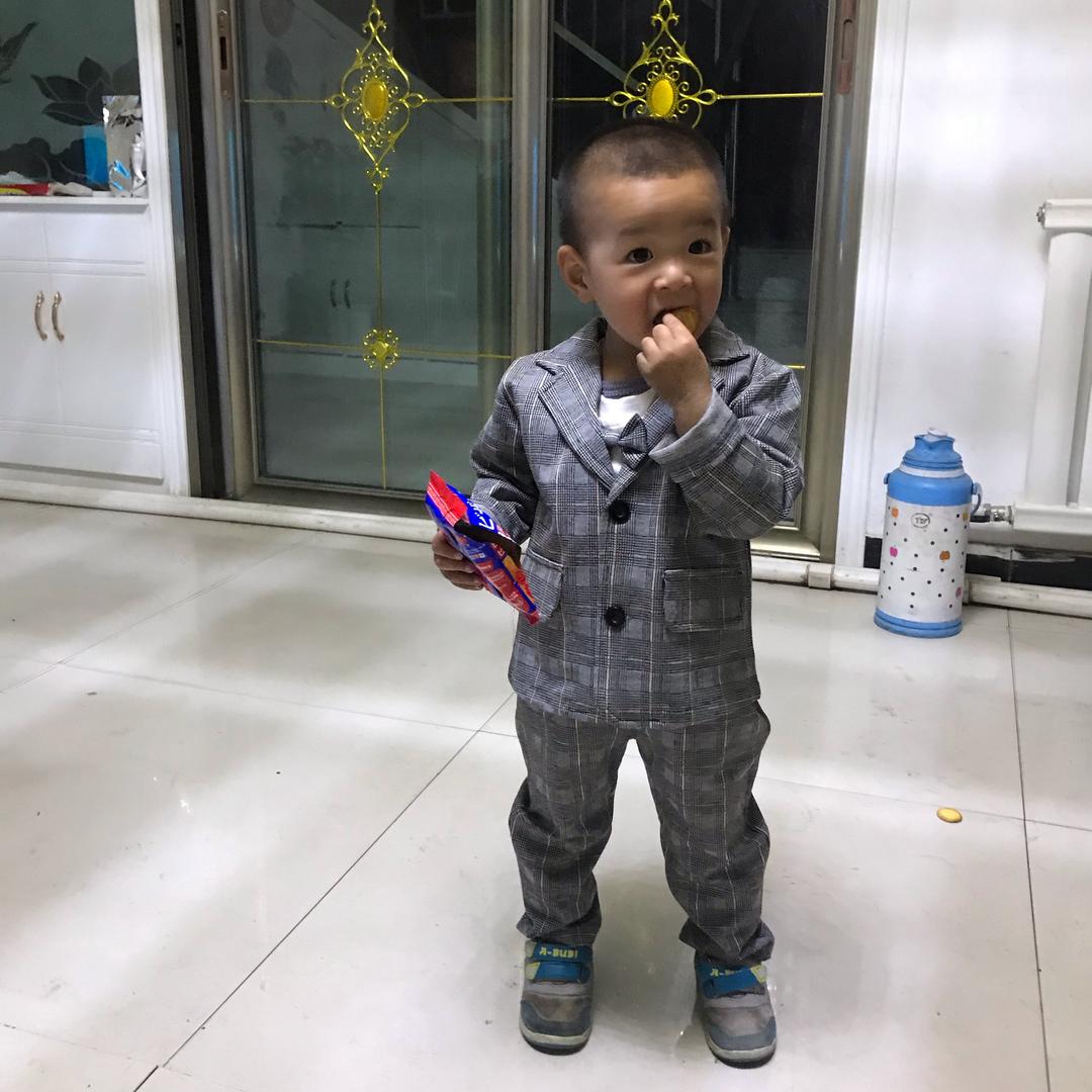 小帅哥