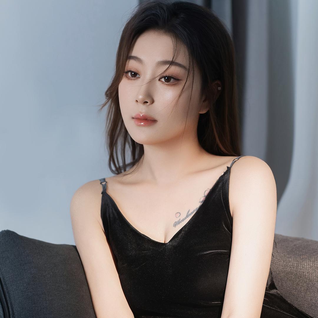 憨憨的辣妹纸一枚