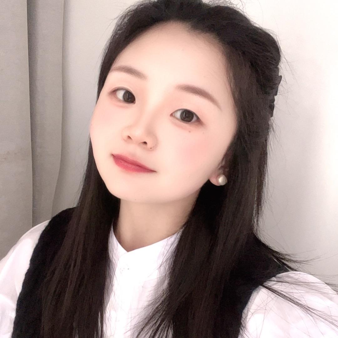 笑 笑    ~呀  😊