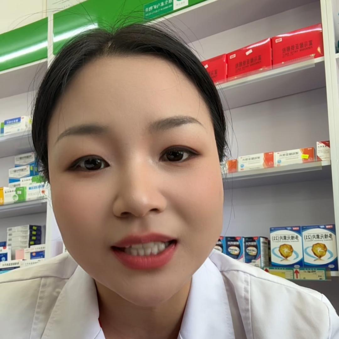小能豆儿和大郎在药店