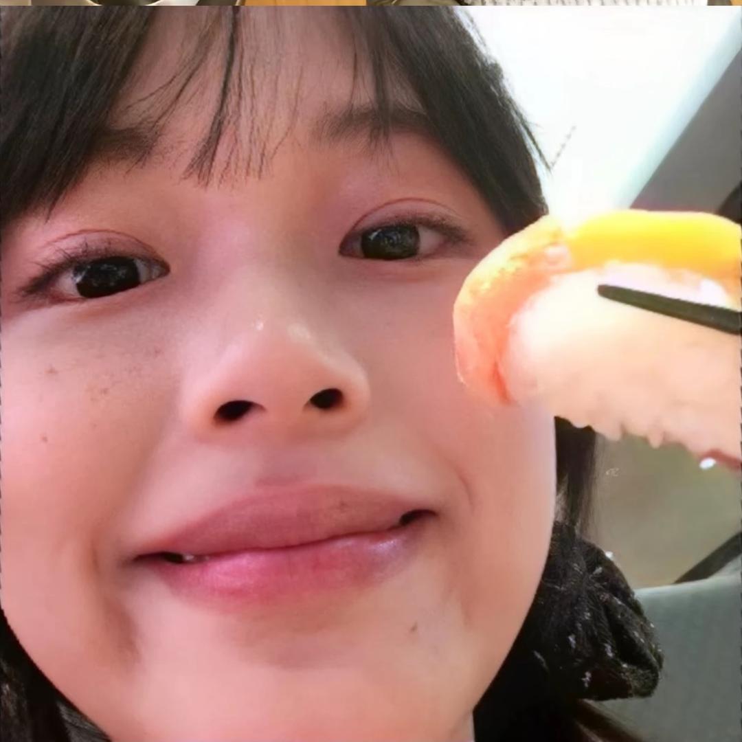 腼腆小美