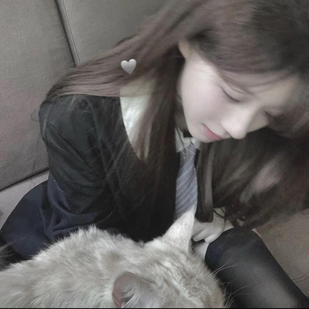 灰^
