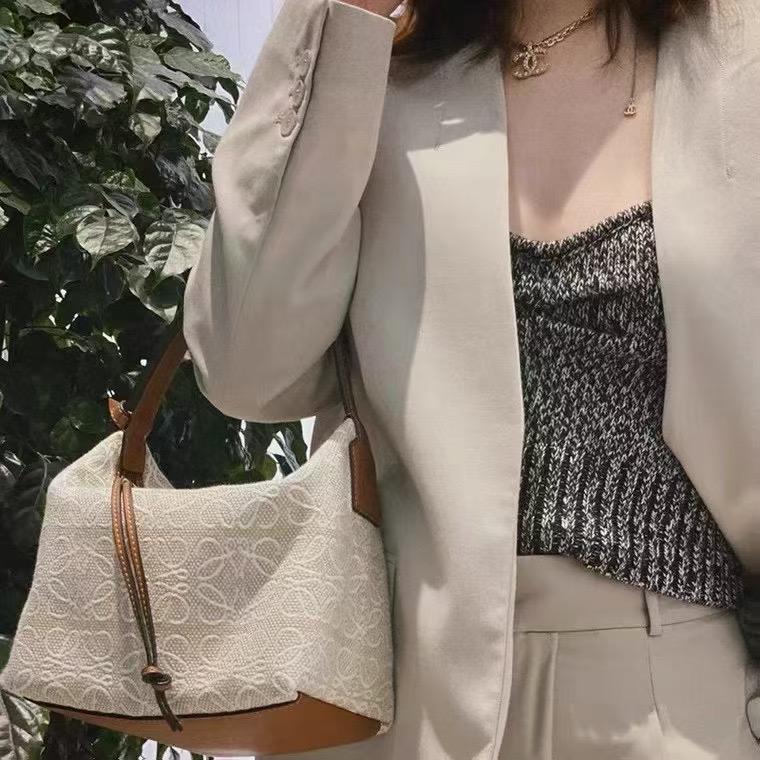 陈乔乔箱包铺子