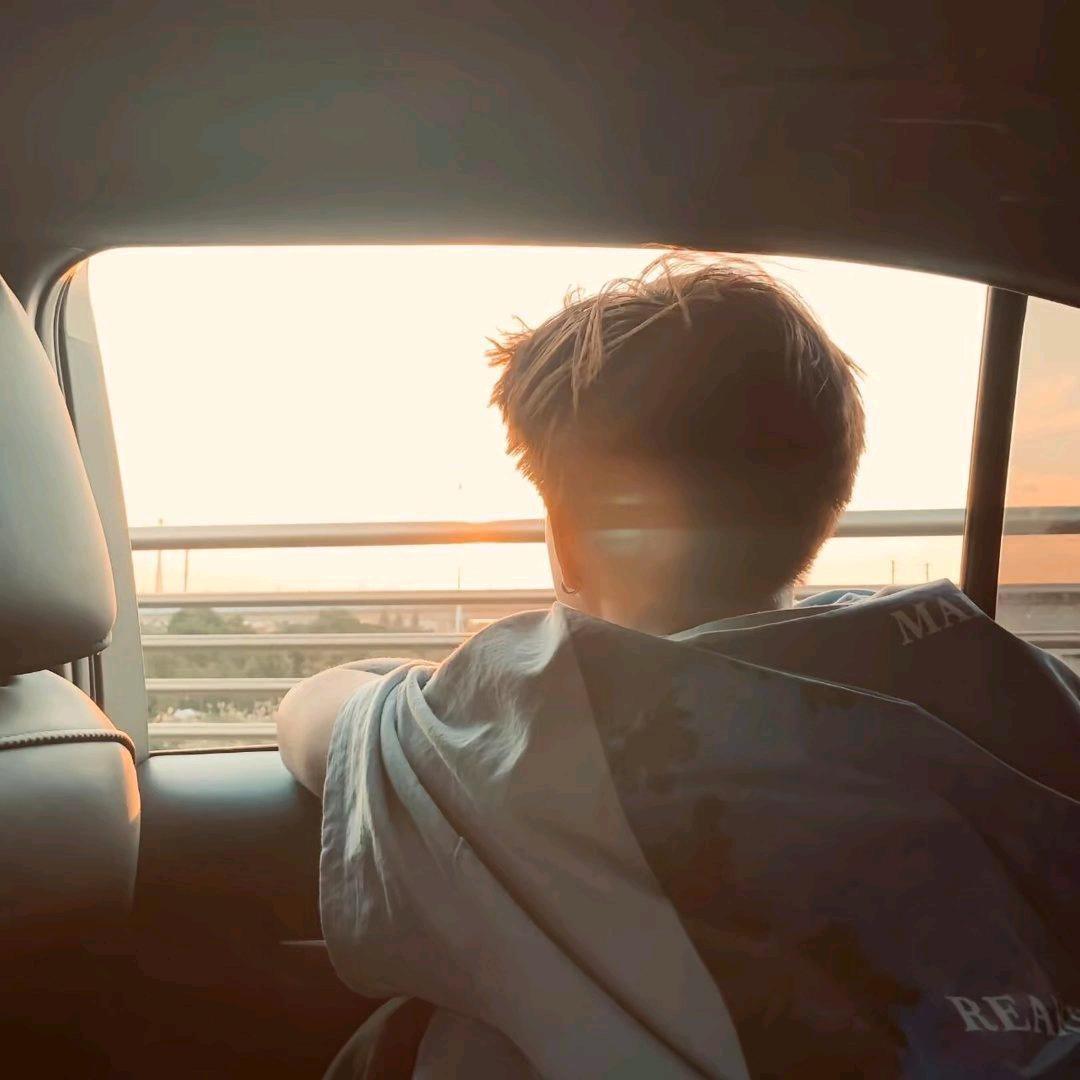 小王.