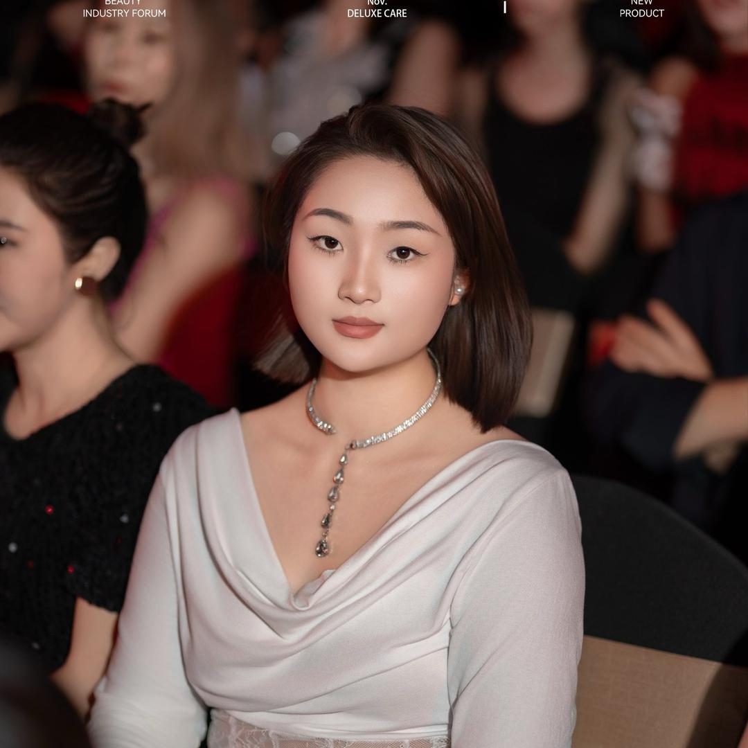 轻奢世家美学中心 小石