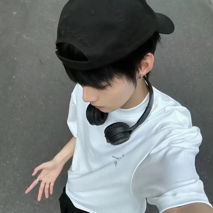 小 卢🦖