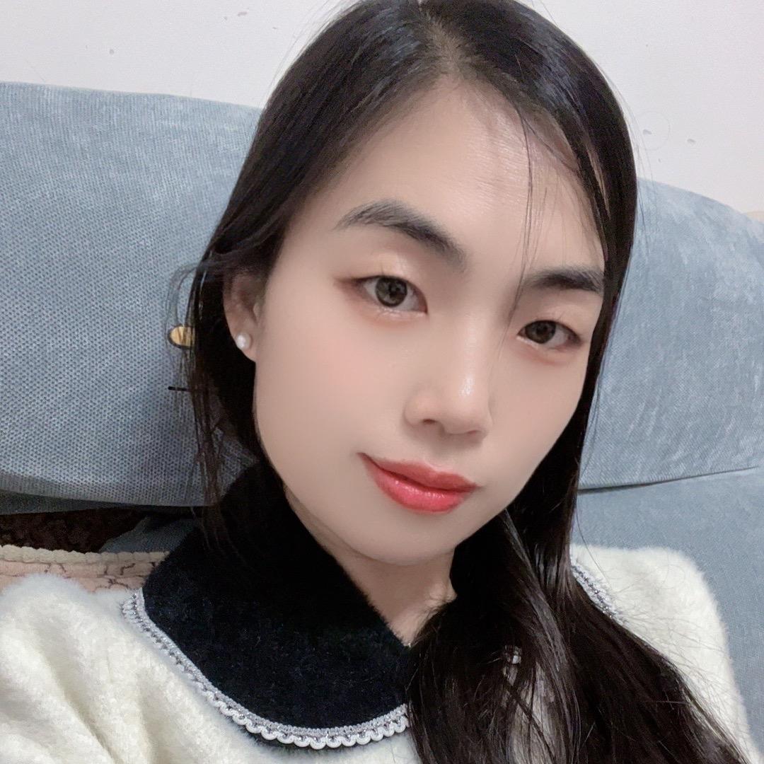 依依