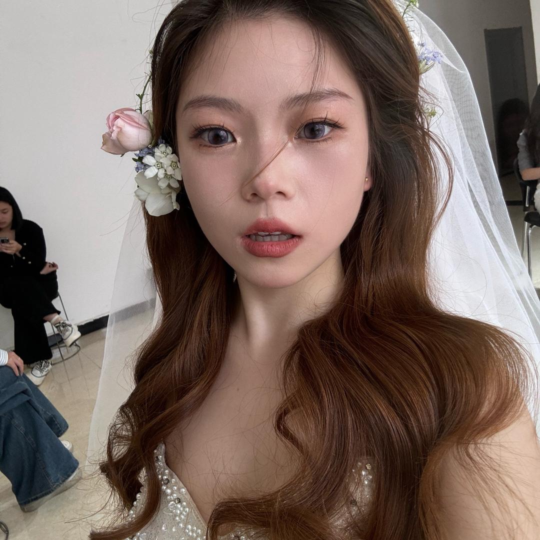 爱化妆的静.（接妆）