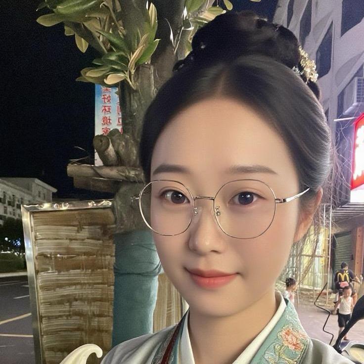 在兴国卖眼镜的小谢