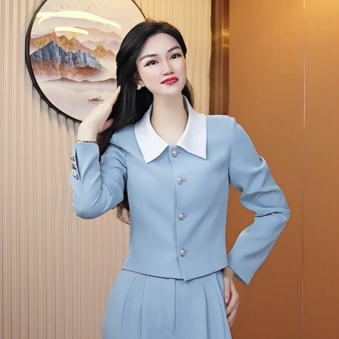 夏彤润色轻奢服饰