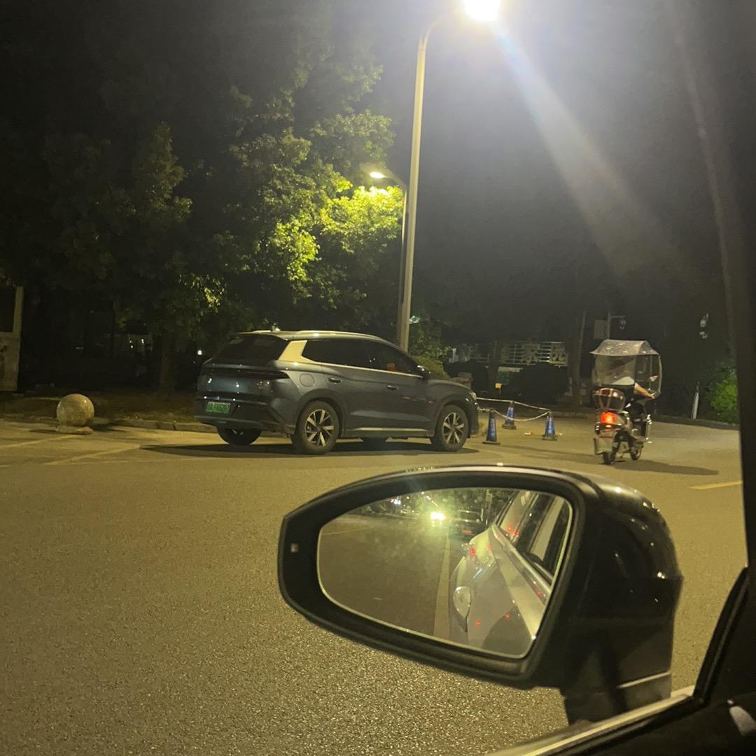 小张同学👨‍🎓！