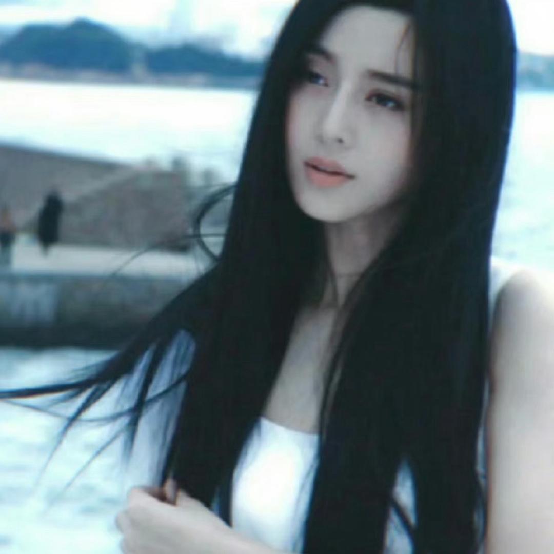一朵在风中摇曳的陈俊生