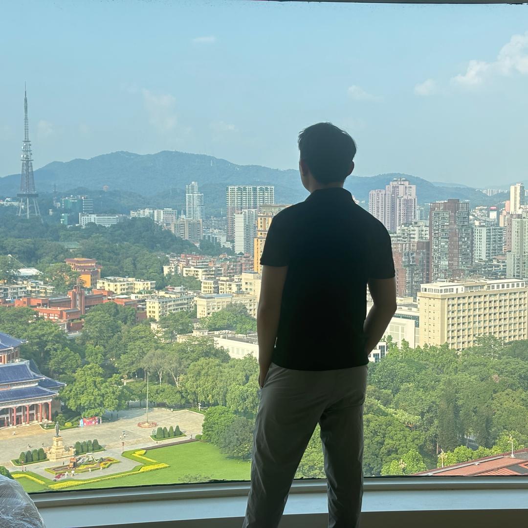 志仔