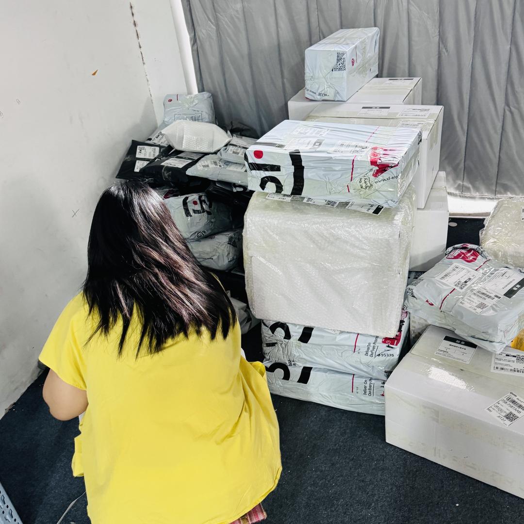 小萌在农村做跨境