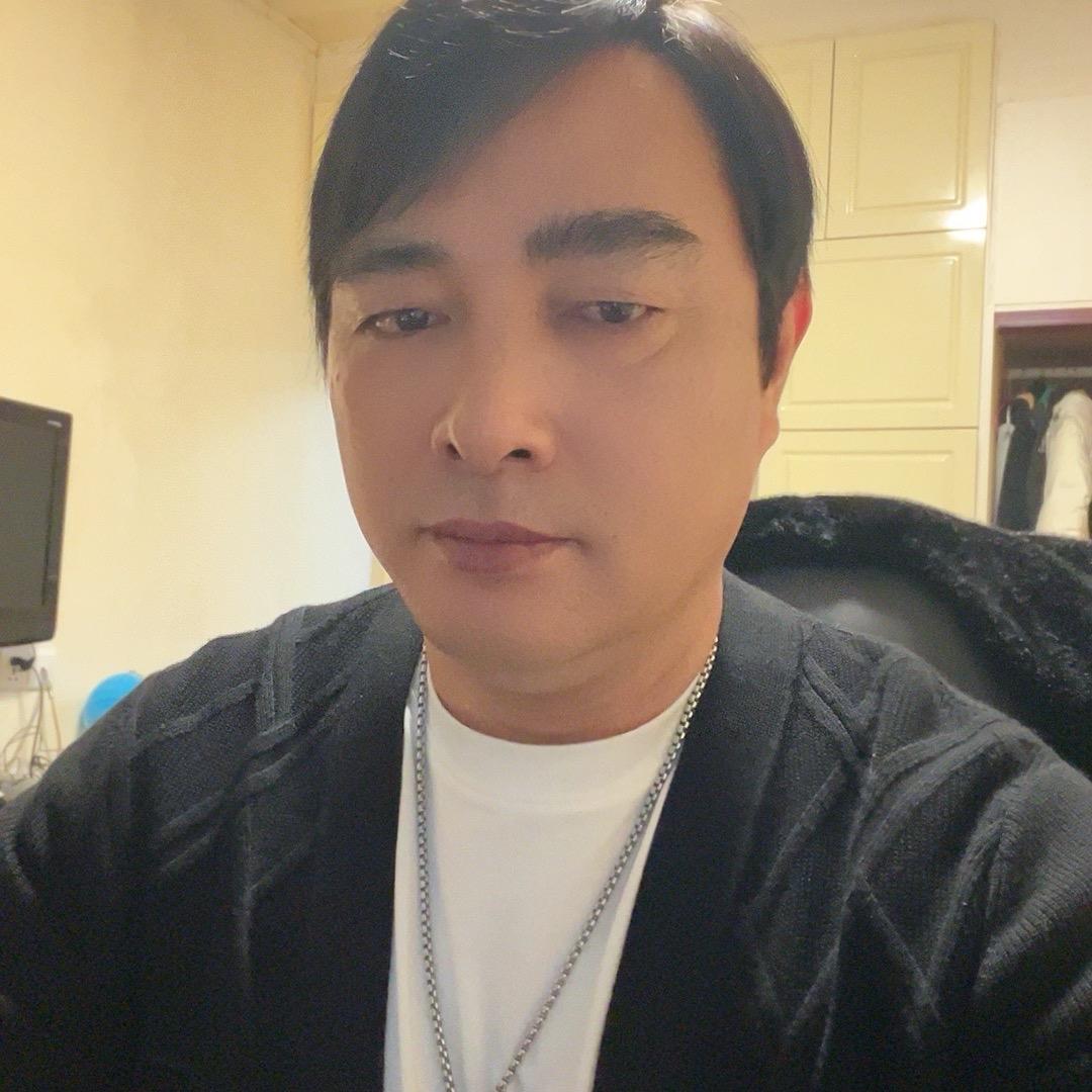 心情不佳的慕佩芸头像