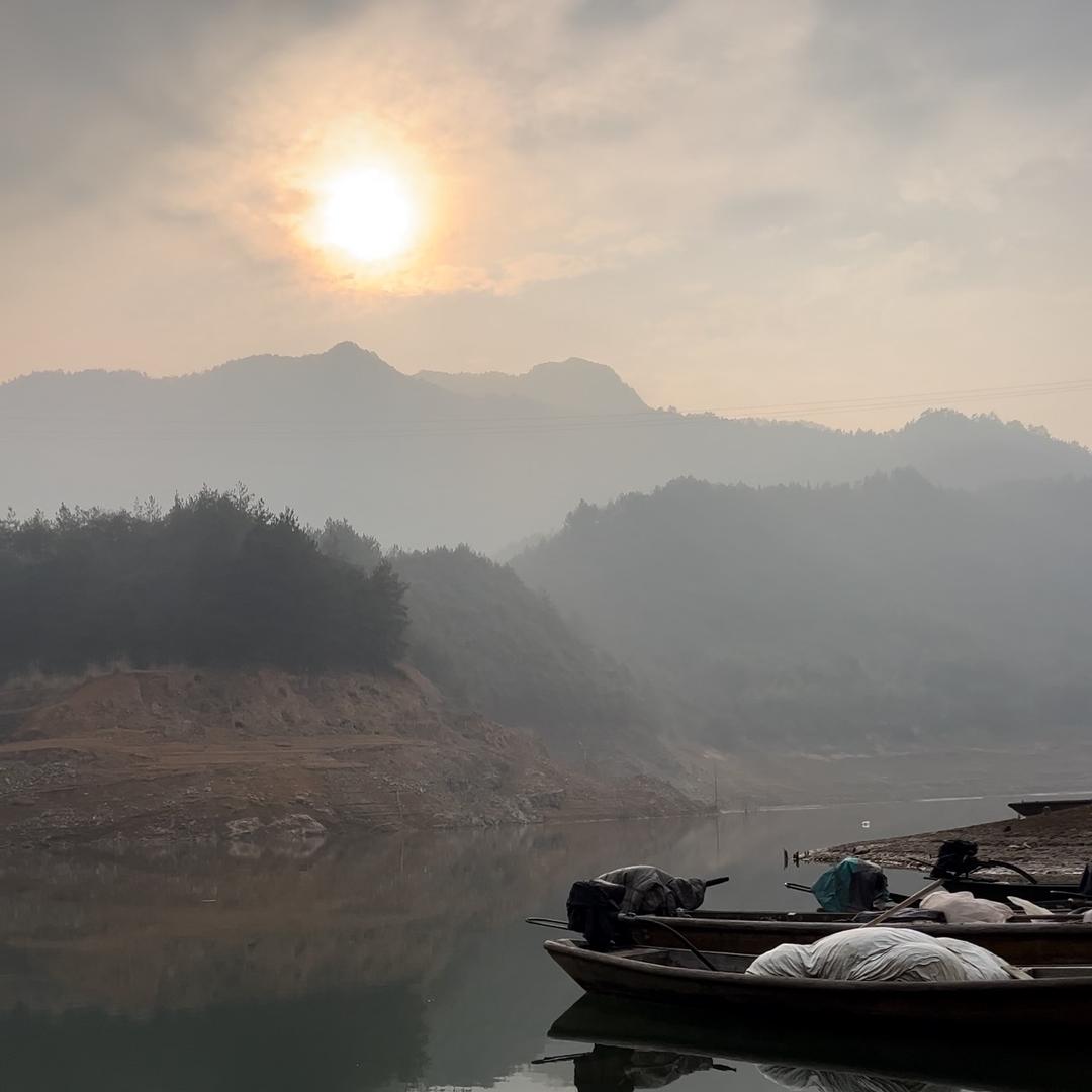 不会钓鱼的大魏