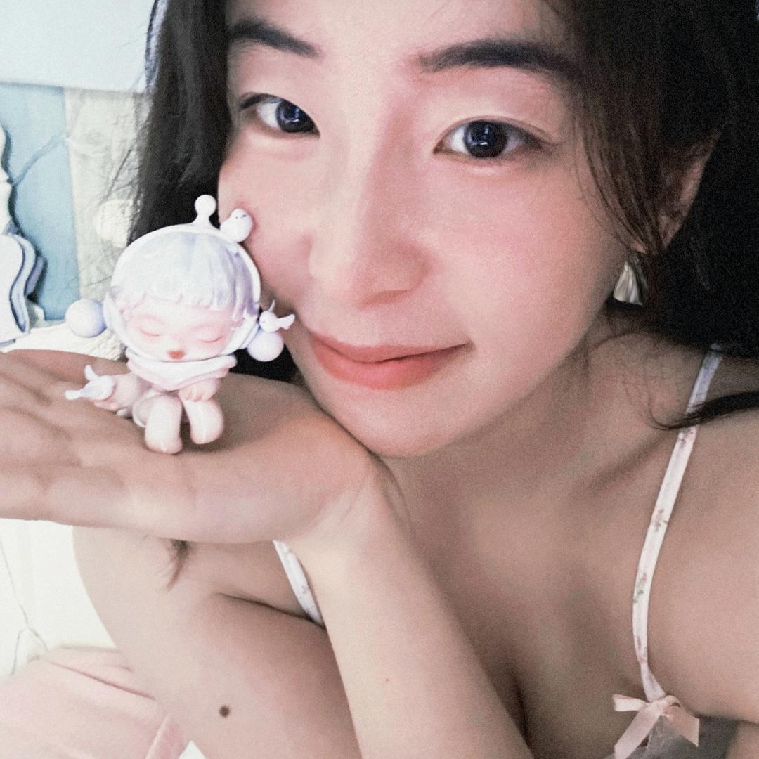 妮在给我瓦瓦叫