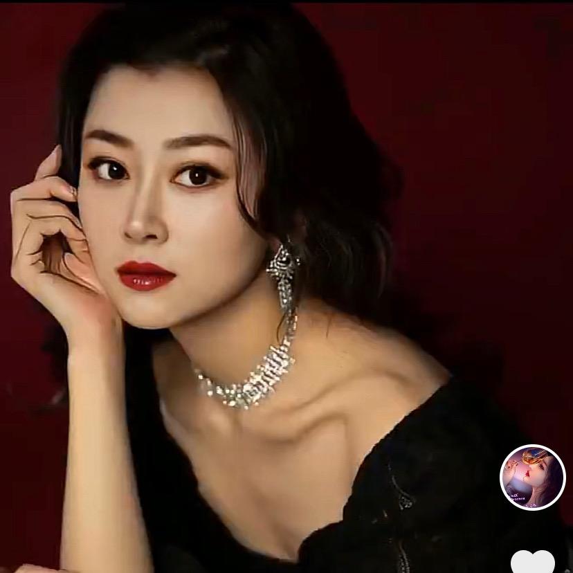 西峡菲奴维特女装店