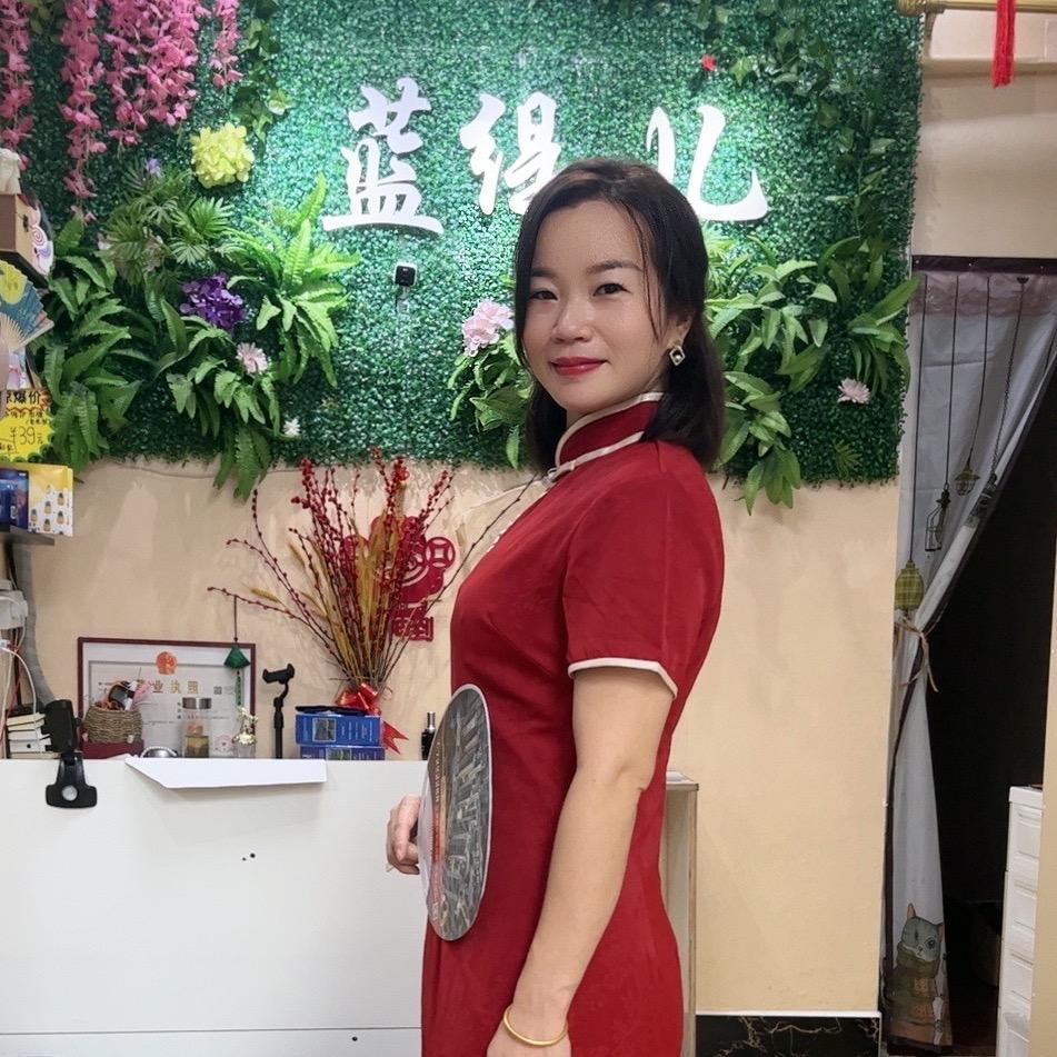 蓝缇儿女装江湖店Sally