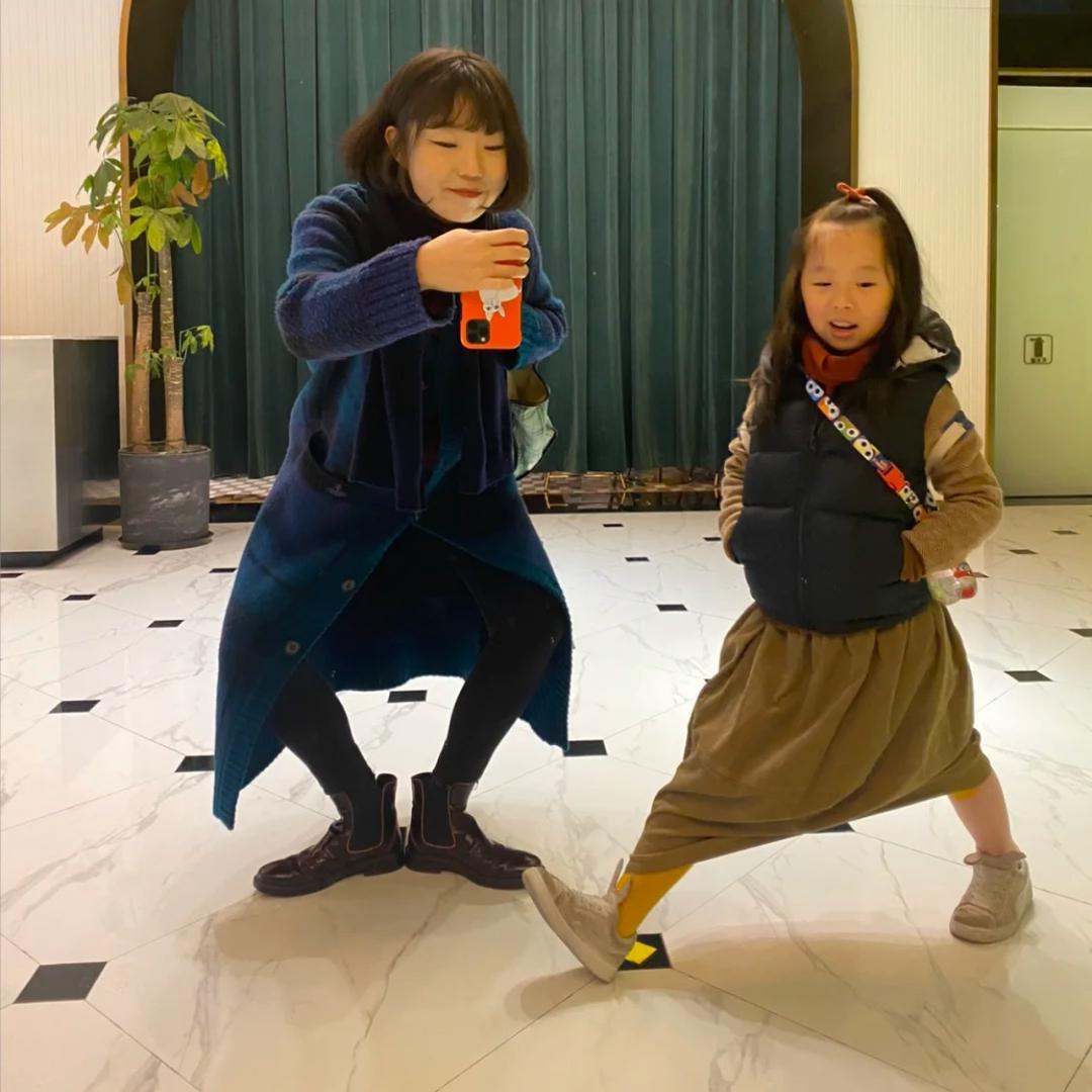 dora&doris