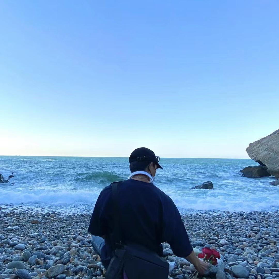 却很浪漫.