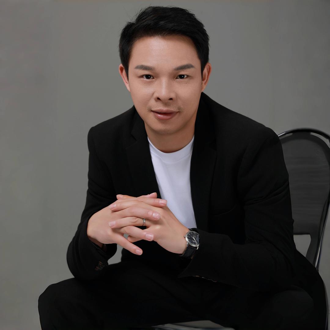 美发招学徒QQpa烫染造型连锁