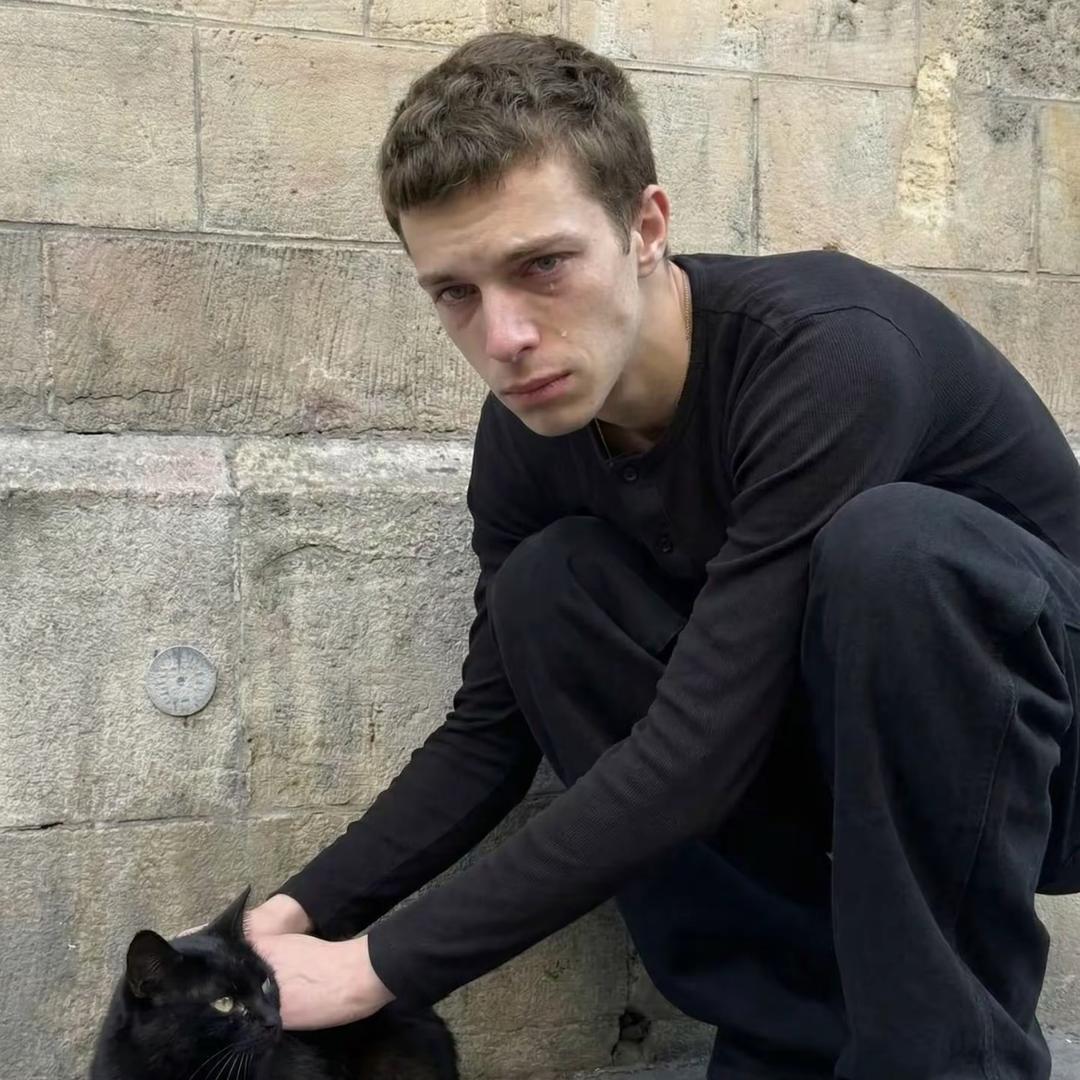 吃饱喝足睡大觉