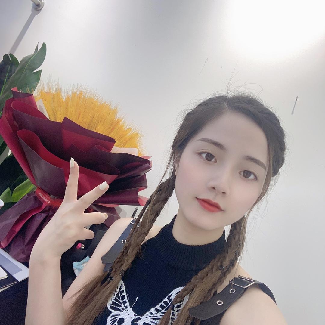 KISS·7女装广安北街店（肖肖）