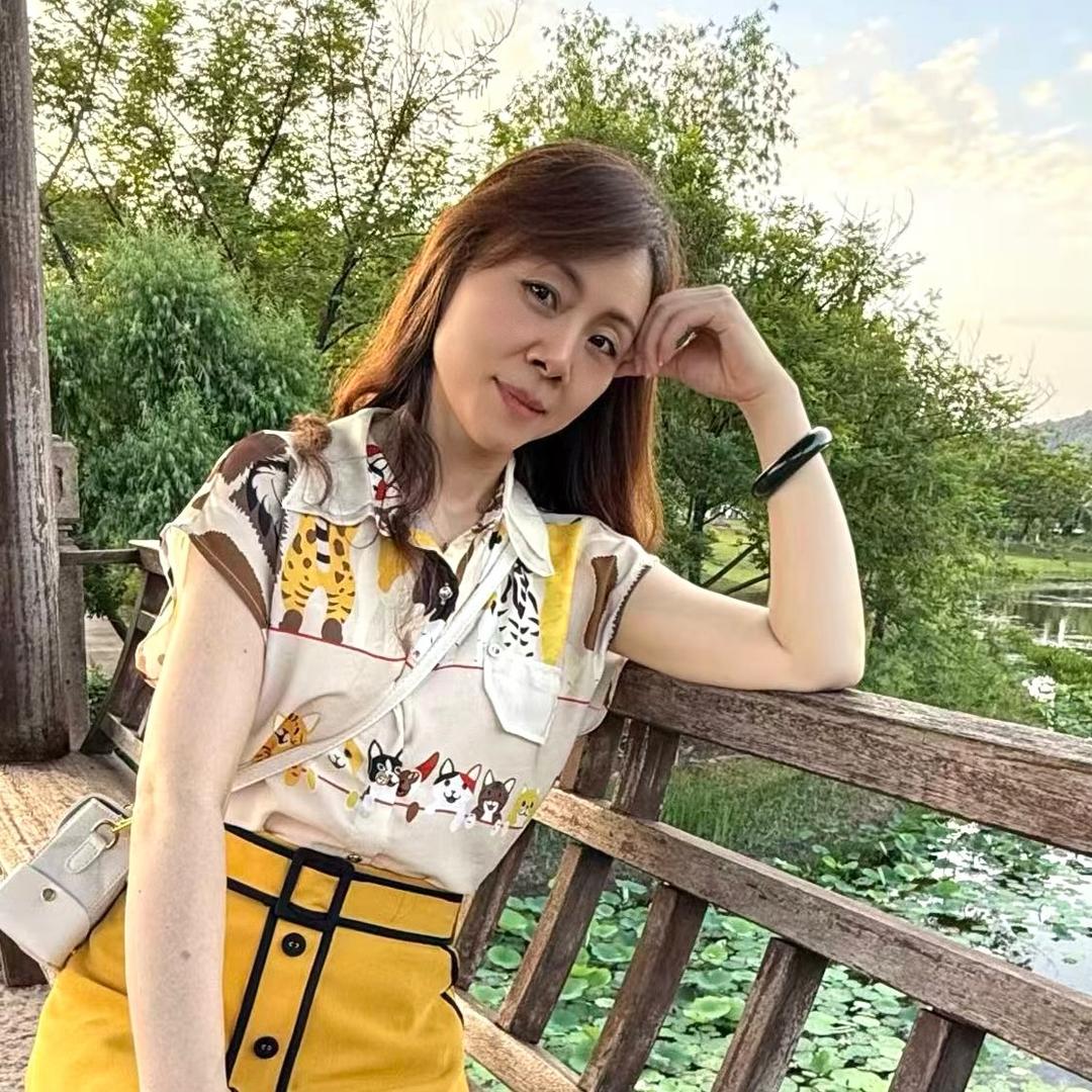 佳丽女装(早上6:30)