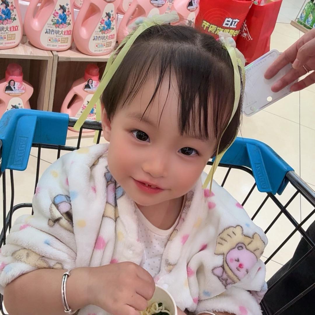 调皮的小丫头