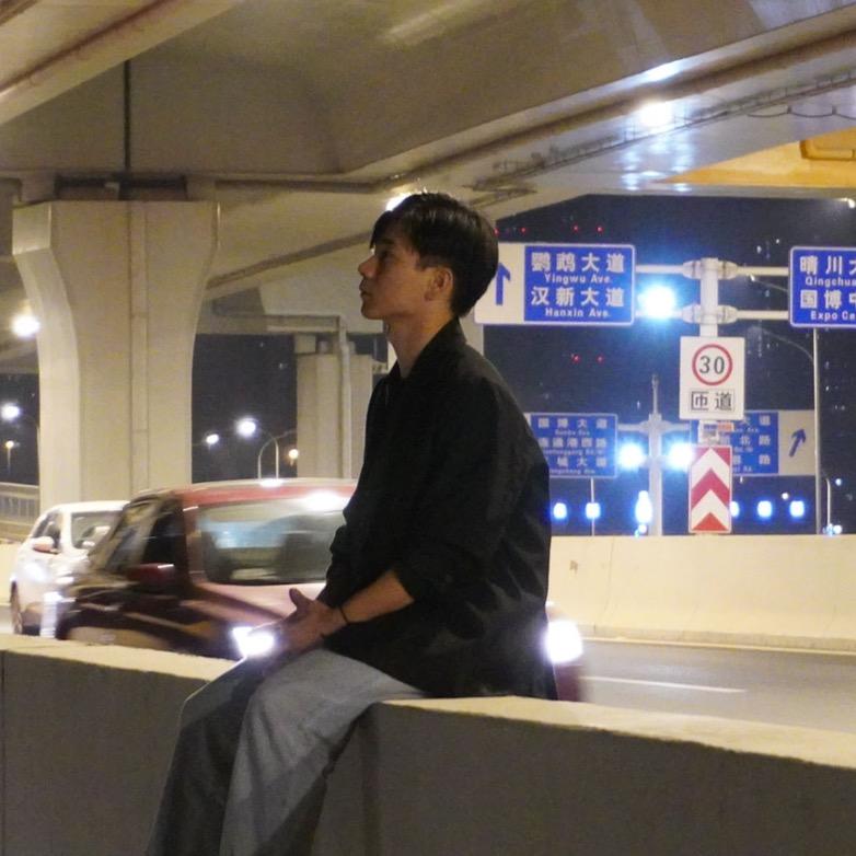 闪闪-