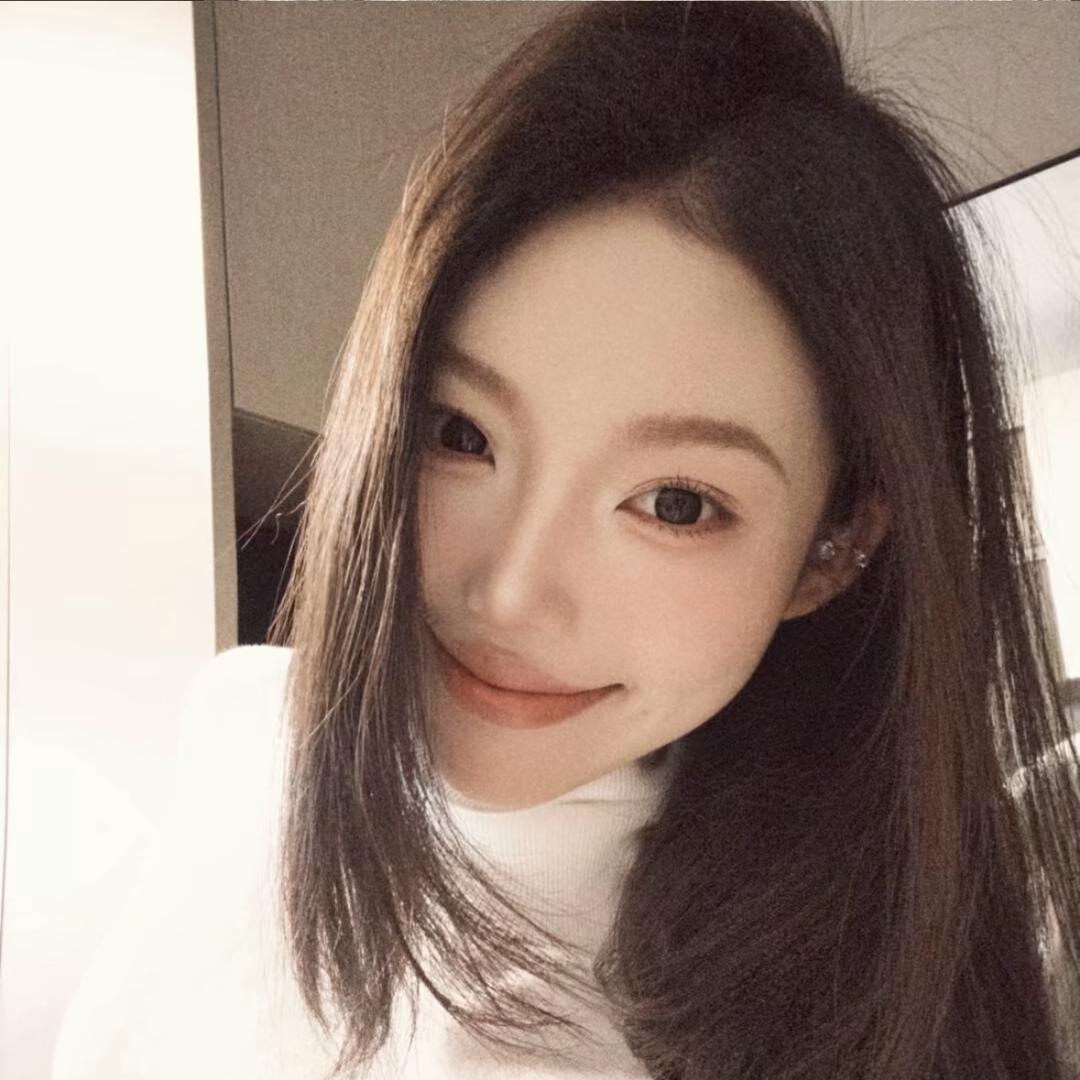 崔崔.