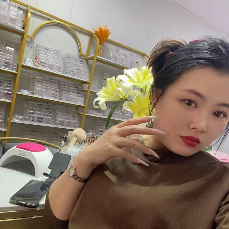 花酿美甲店