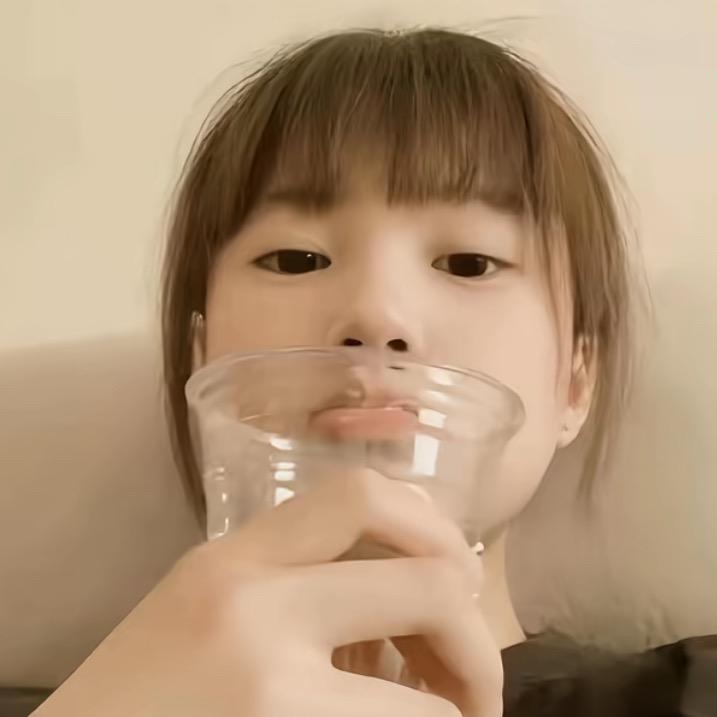 黄露萱萱萱