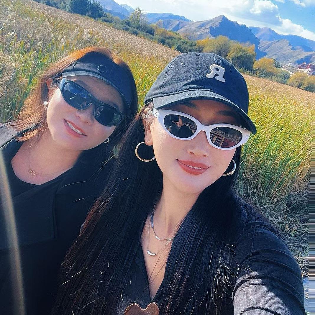 波拉孙女摄影师