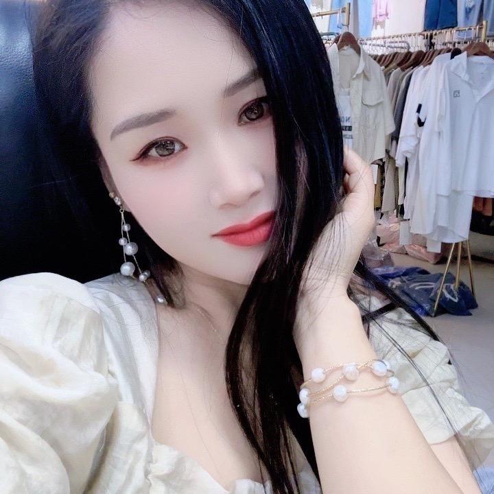 叶县辛店镇伊人红妆亚霏日化+鞋服