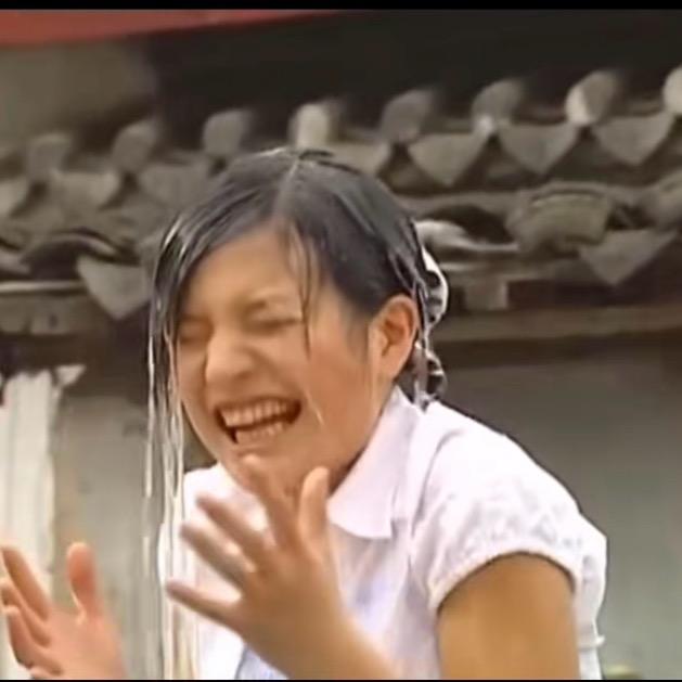 嘎嘎有钱的搞笑女