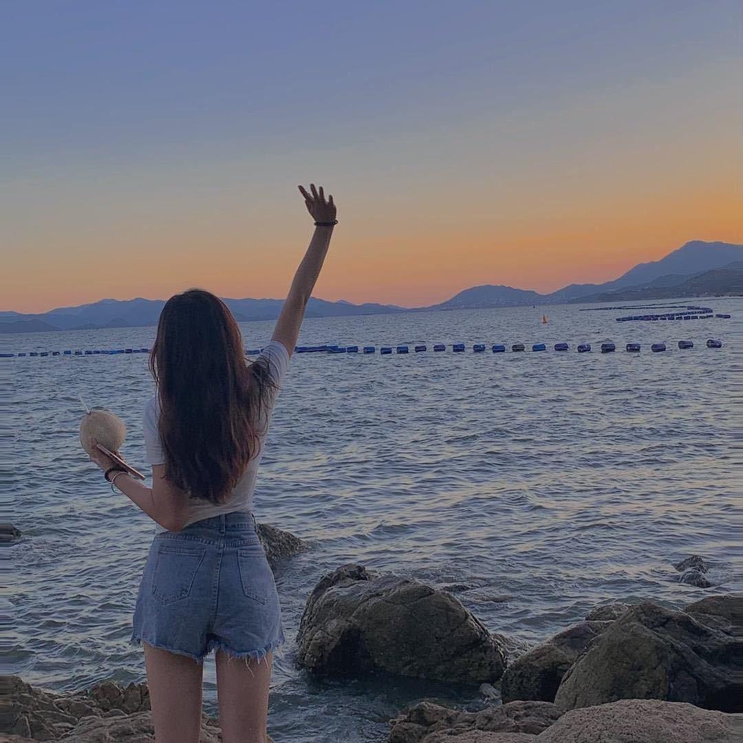 娄美丽.