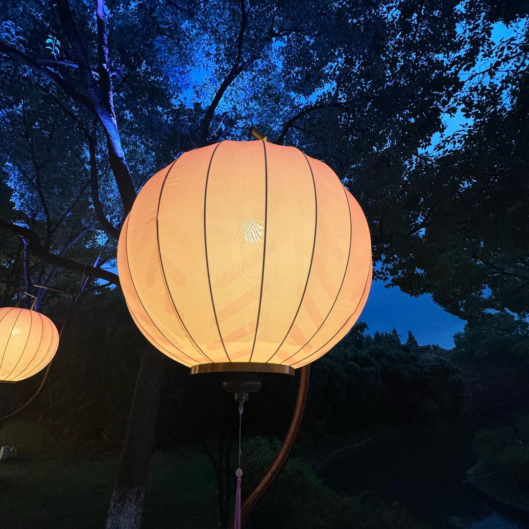 清风自来。