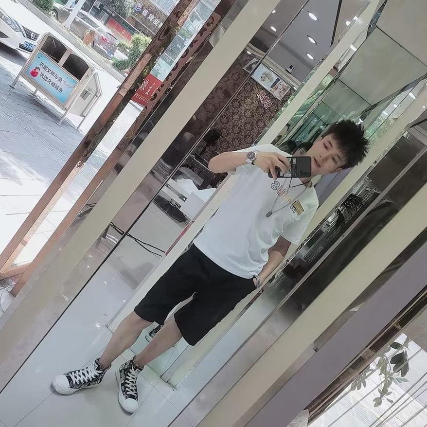 水沟里的小蚂蟥