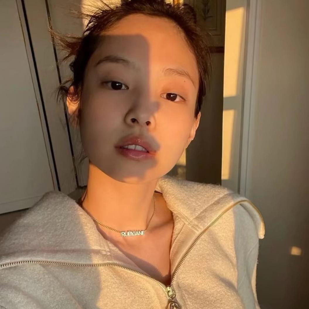 @                 、