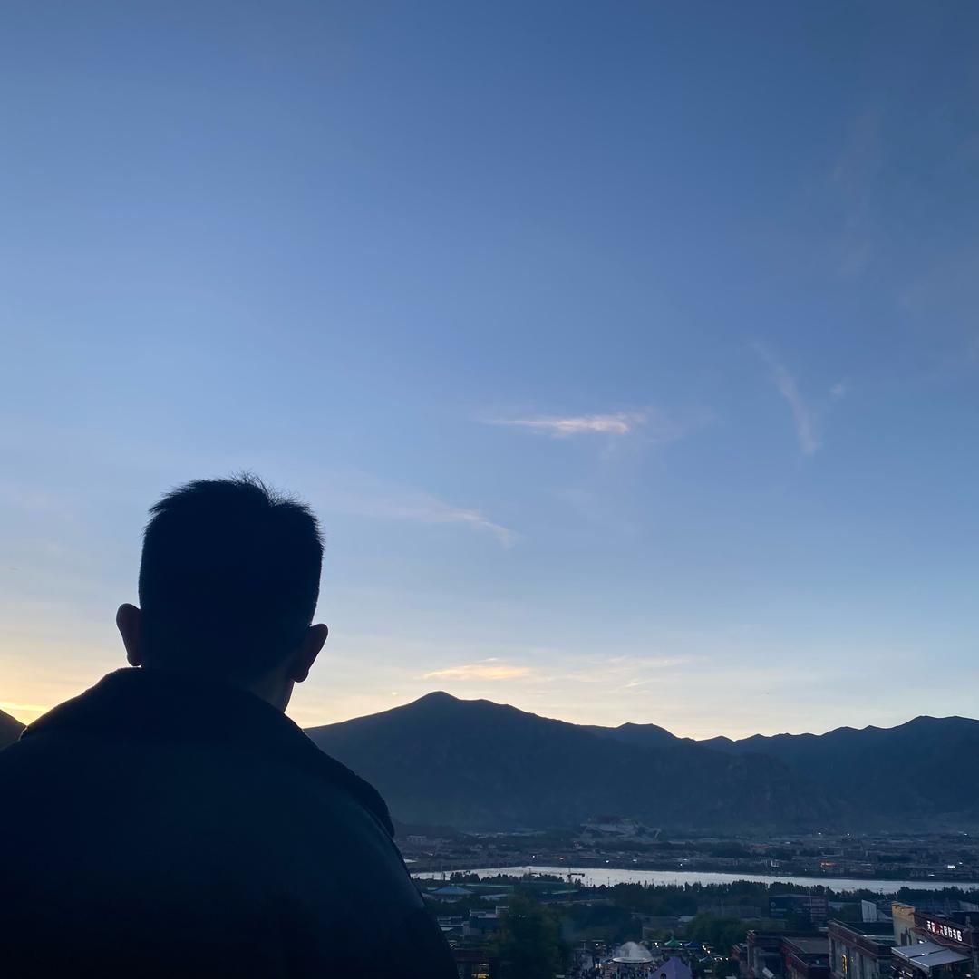 黎万