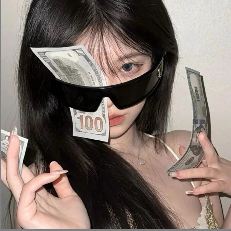 宇宙超级霹雳无敌吊炸天且为数不多的美少女