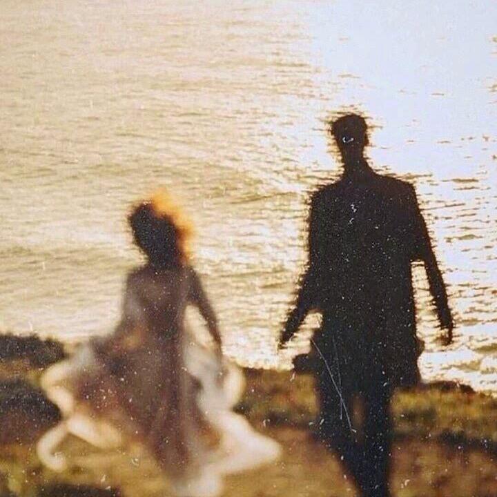 G D