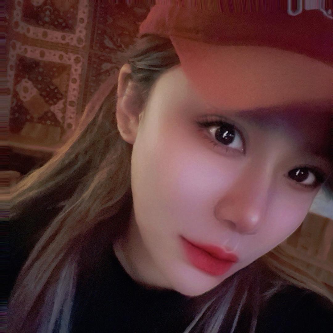 A .  娱乐圈顶刘女士🌟