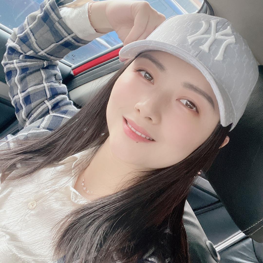 高端定制设计师靓靓