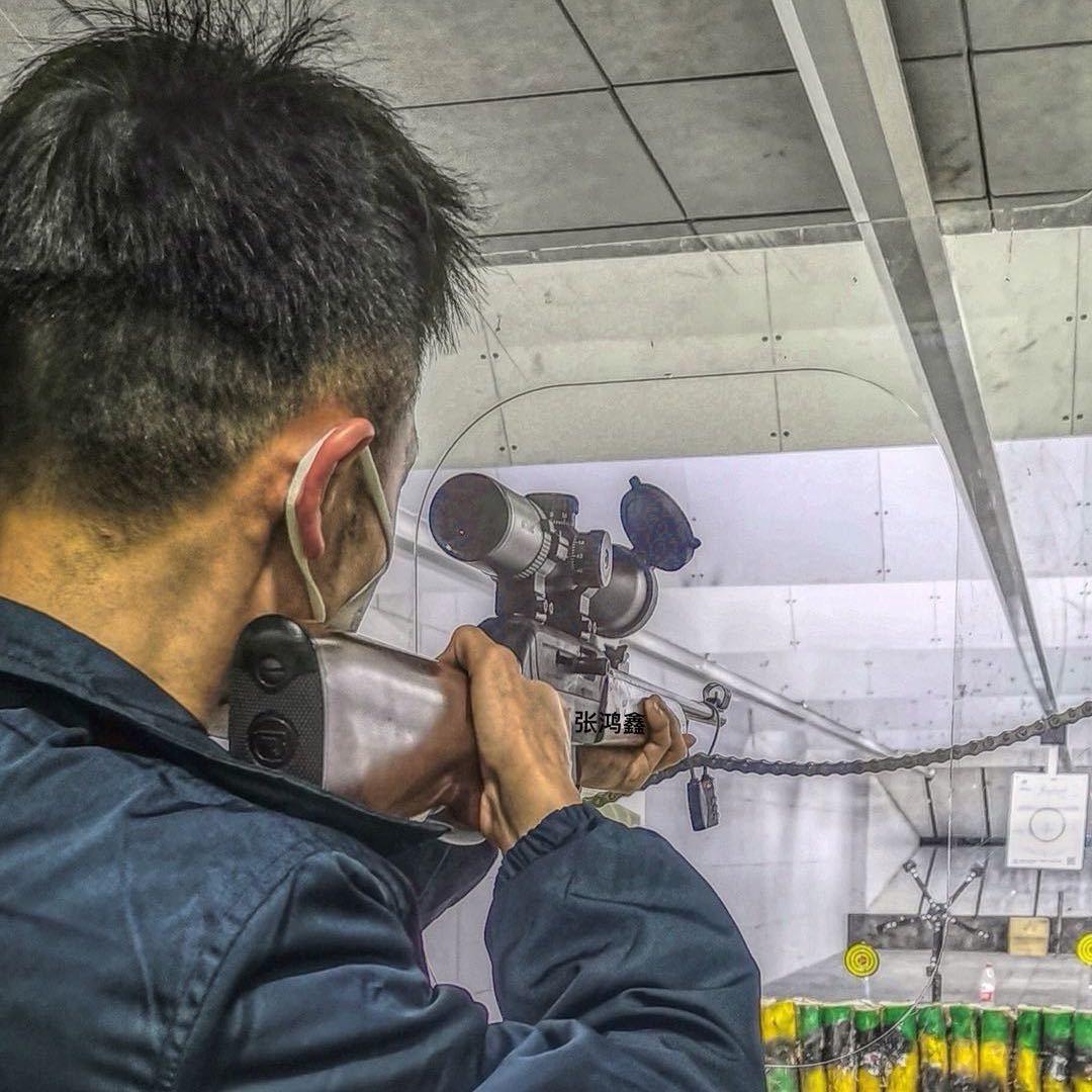 张鸿鑫