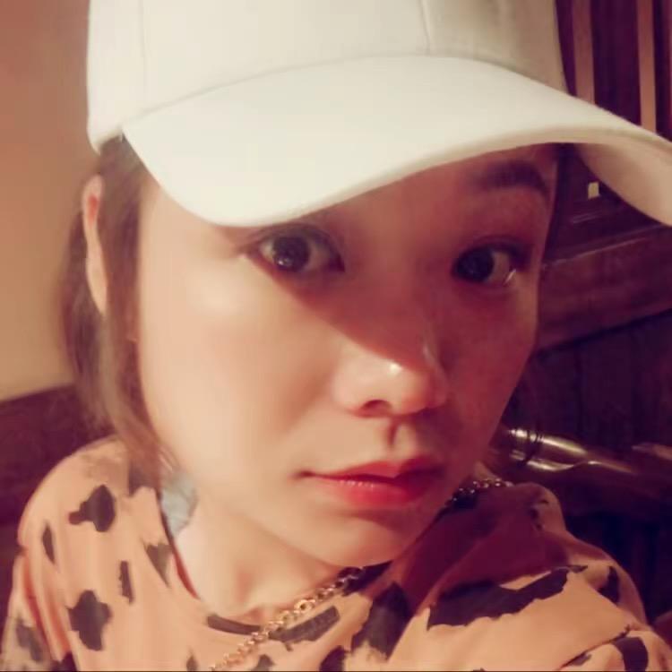 大哥换号了，在小韩姐服饰20点直播，手手