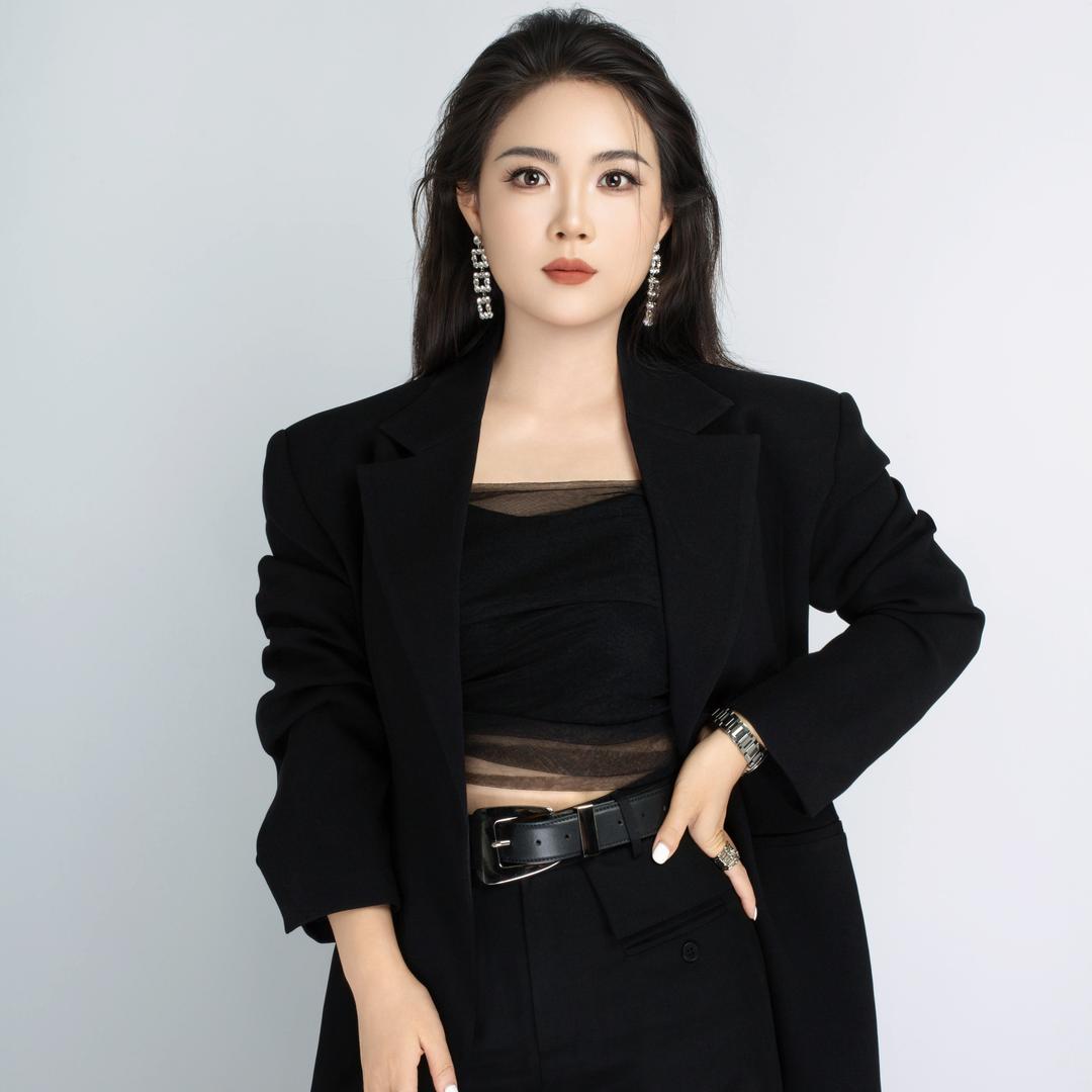 Stella晋子墨