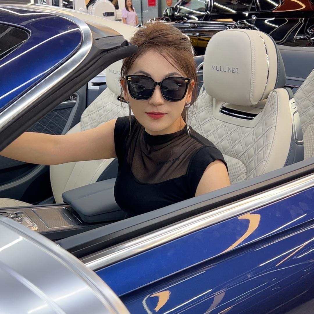梅梅豪车